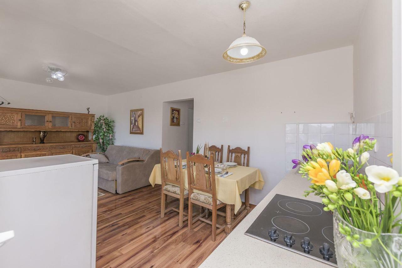 Apartment Nansy Omiš Pokoj fotografie