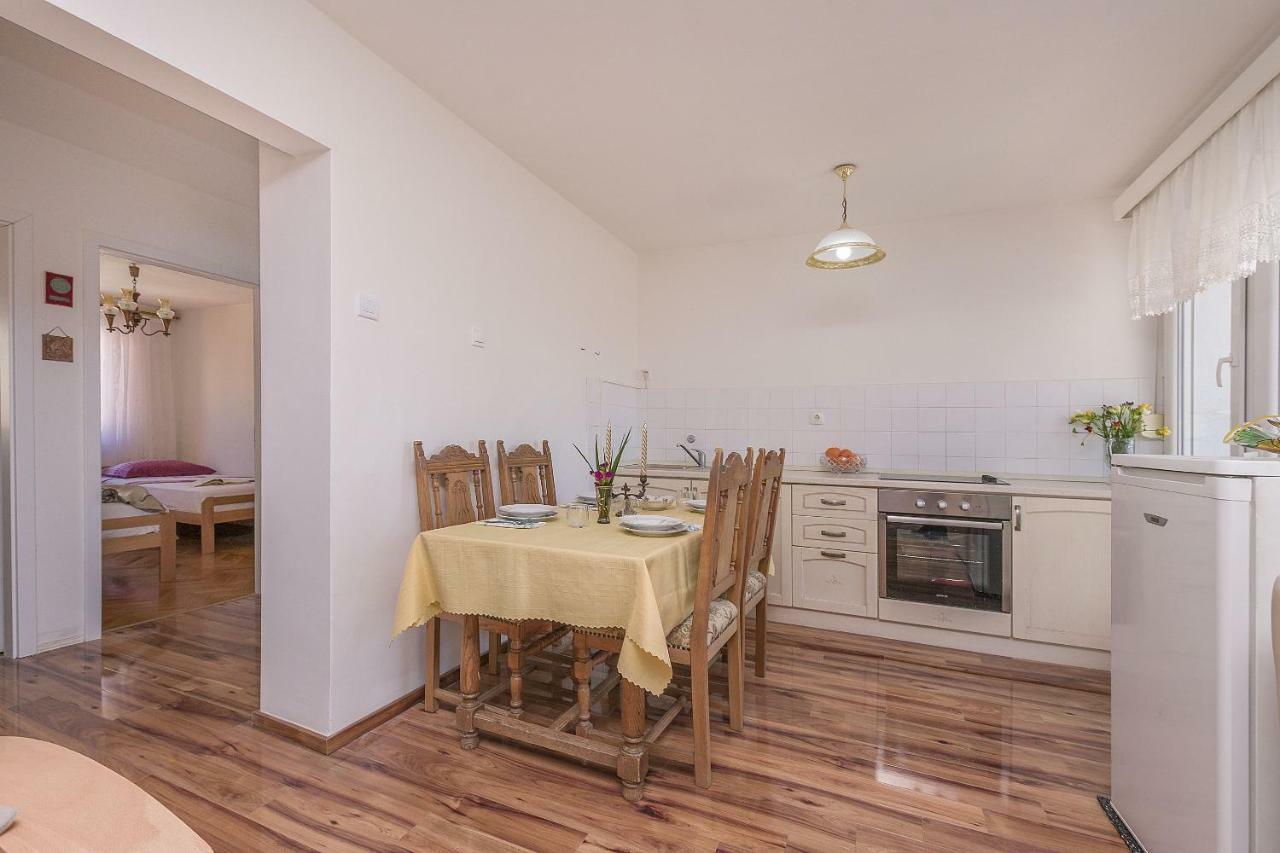 Apartment Nansy Omiš Pokoj fotografie